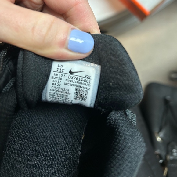 USED ONCE - Nike Star Runner in black toddler size 11! - Picture 3 of 4